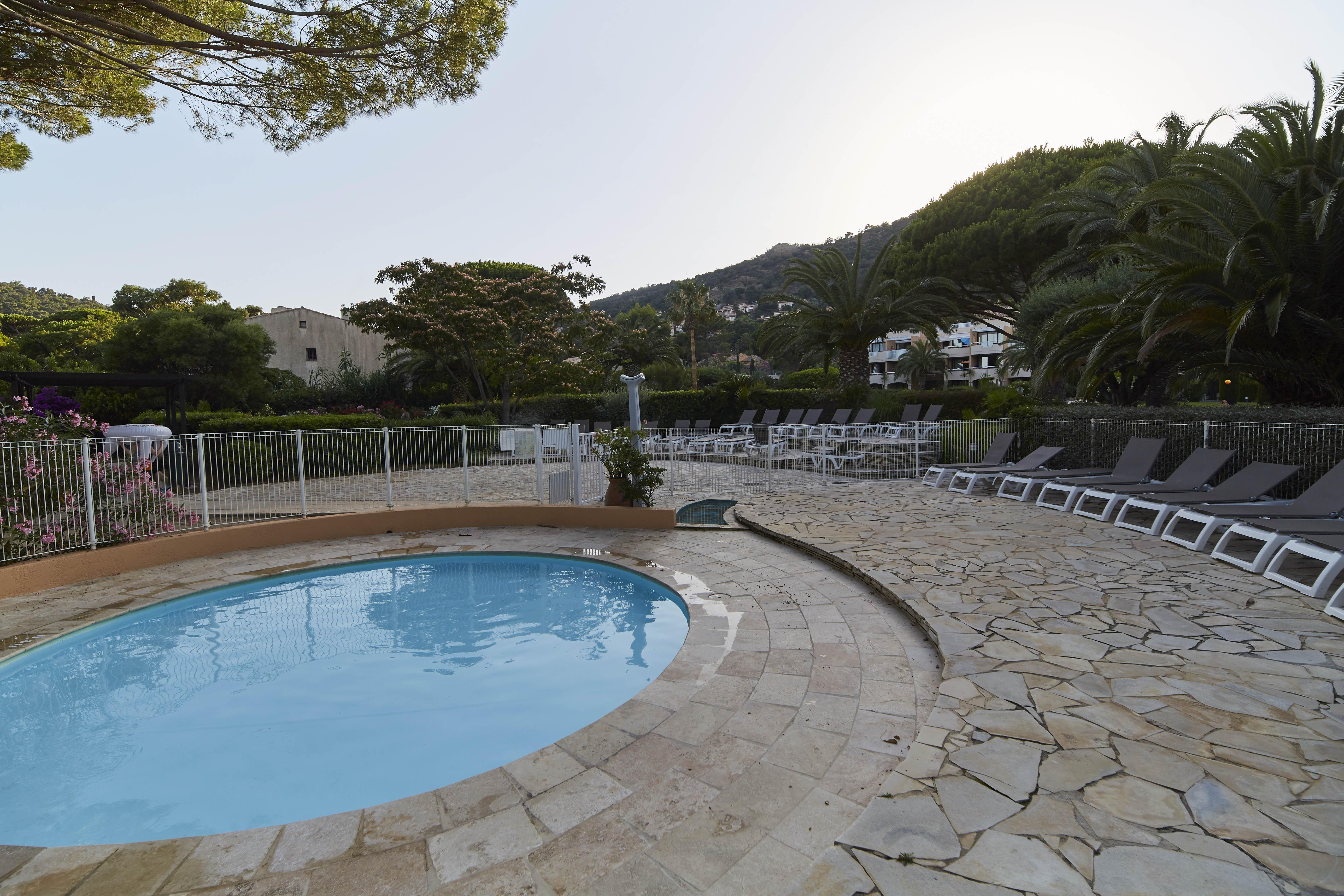 Residence Pierre & Vacances L'Anse De Pramousquier Ле-Лаванду Экстерьер фото